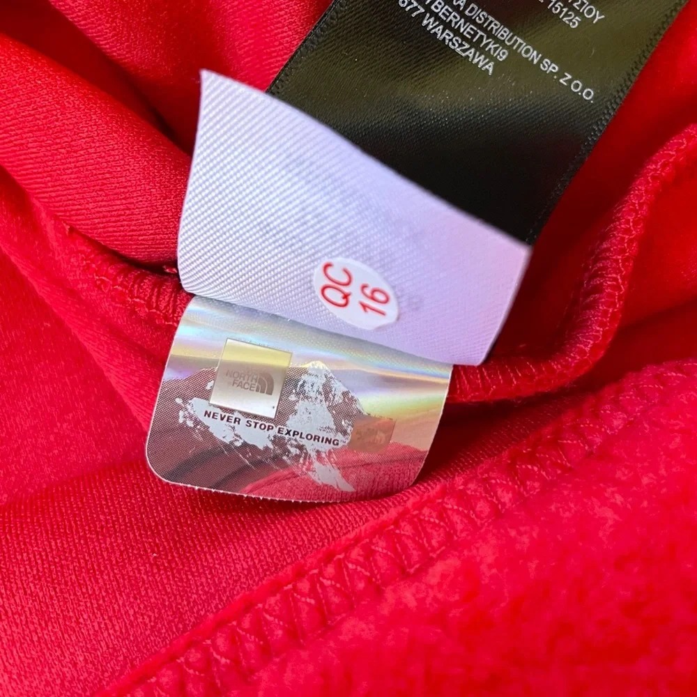 The North Face Men’s Novelty Fleece Hoodie In Red - Picture 6 of 6